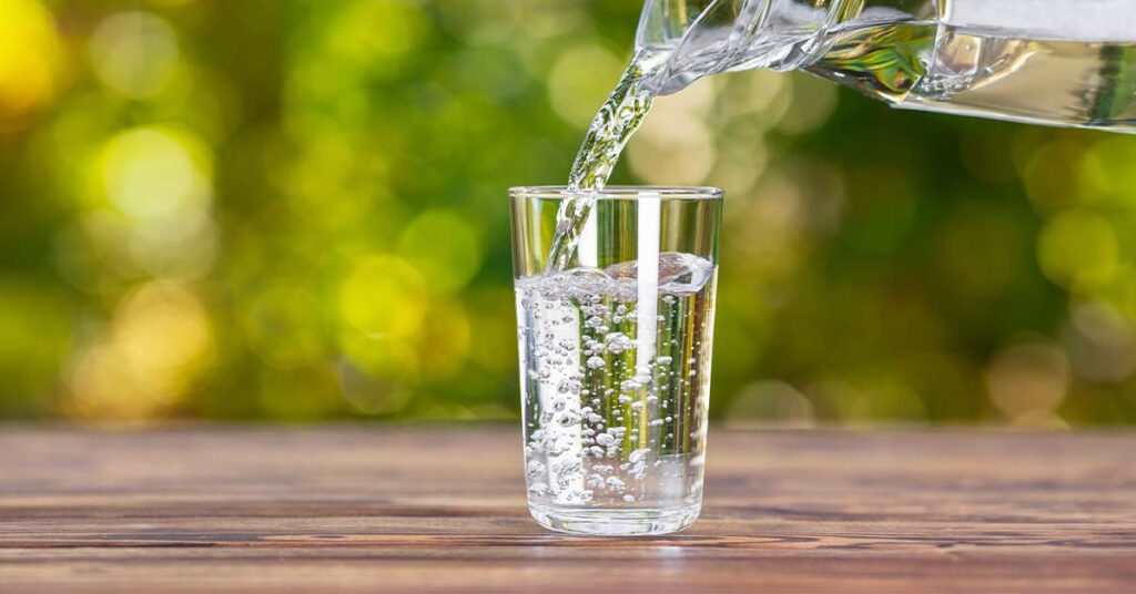 Bổ sung đủ nước cho cơ thể giúp giảm thiểu khả năng mắc sỏi thận Bổ sung đủ nước cho cơ thể giúp giảm thiểu khả năng mắc sỏi thận