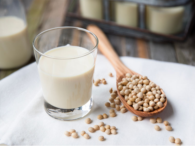 Sỏi thận không nên uống sữa đậu nành nếu không muốn kích thước sỏi ngày càng lớn