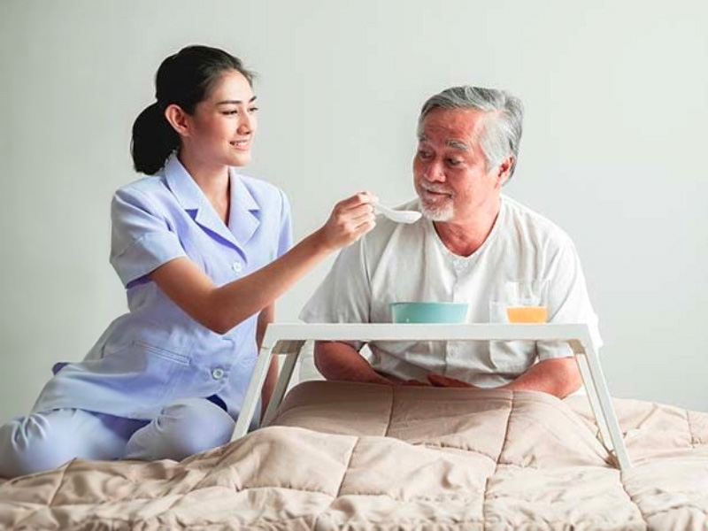 Chia nhỏ bữa ăn chính thành 6-7 bữa đảm cơ thể người mới phẫu thuật tiêu hoá tốt nhất