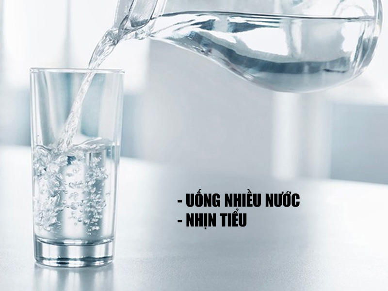 Để kết quả siêu âm thận được chính xác bạn nên uống nhiều nước và nhịn tiểu