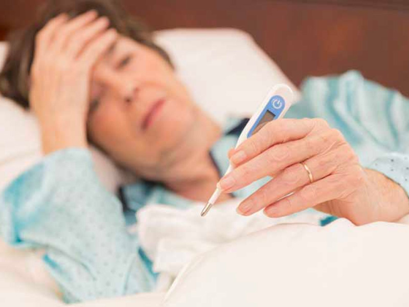 Sốt cao trên 38 độ kèm rét run là triệu chứng bệnh sỏi mật