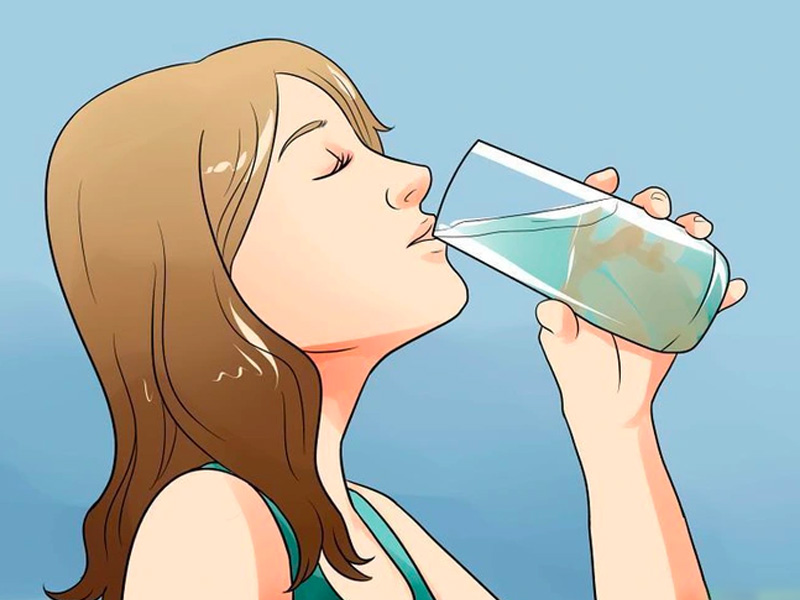 Uống đủ nước để hạn chế quá trình lắng cặn sỏi mật