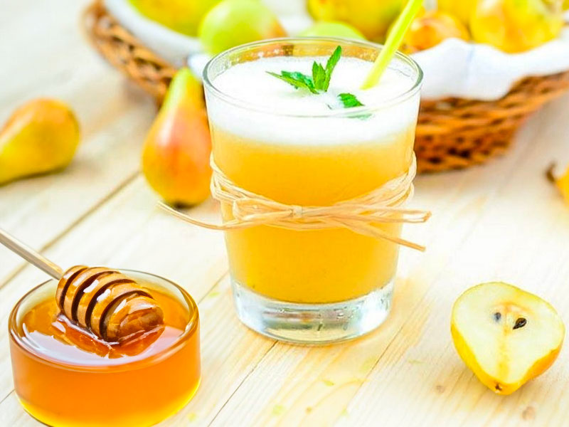 Nước ép lê kết hợp với mật ong giúp chữa sỏi gan tại nhà hiệu quả