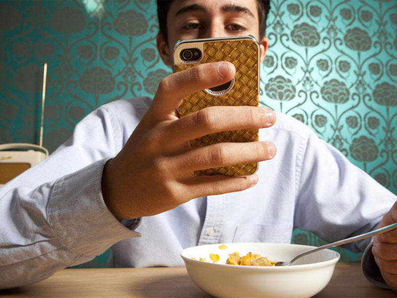  Xem thiết bị công nghệ nhiều giờ sẽ làm tăng tỷ lệ mắc bệnh sỏi mật 