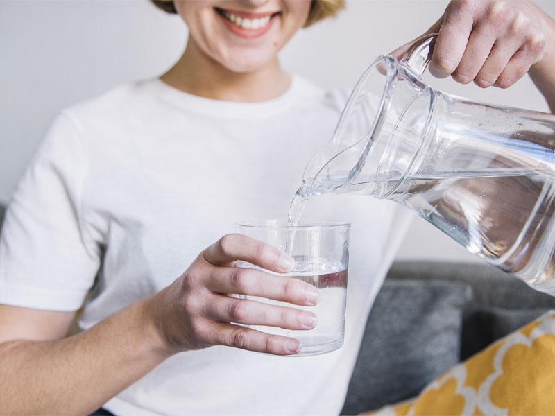 Bổ sung nước từ 2-3l/ngày giúp ngăn ngừa sỏi thận tái phát 